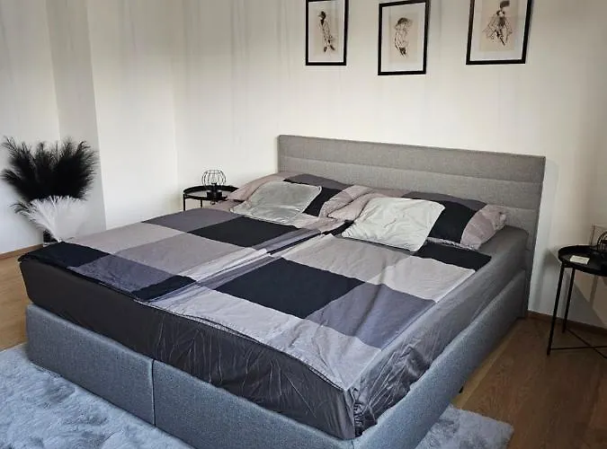 Σπίτι διακοπών Cosy & Elegant Cityhouse With Garden