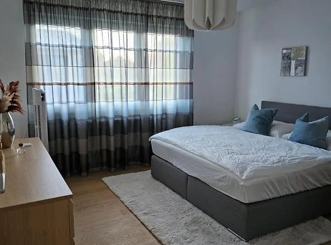 Σπίτι διακοπών Cosy & Elegant Cityhouse With Garden
